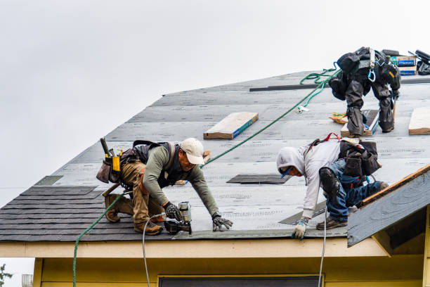 Professional Gutter Installation technician working in Cupertino, CA